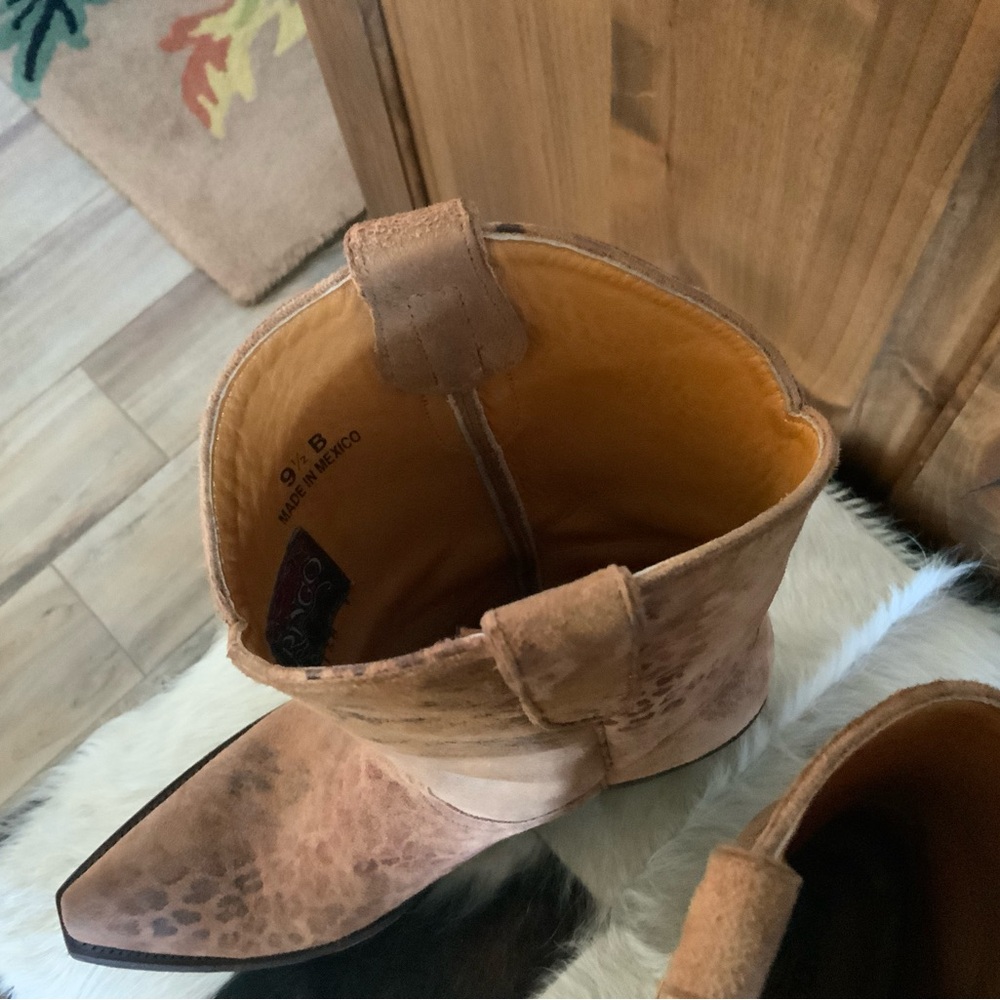 Old Gringo Tan Heeled Boots - Picture 3 of 11